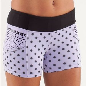 Lululemon Shorty Short in High Noon Dot Lilac / Black Size 2
